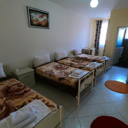 Hotel St.Pauli Shkodër エクステリア 写真