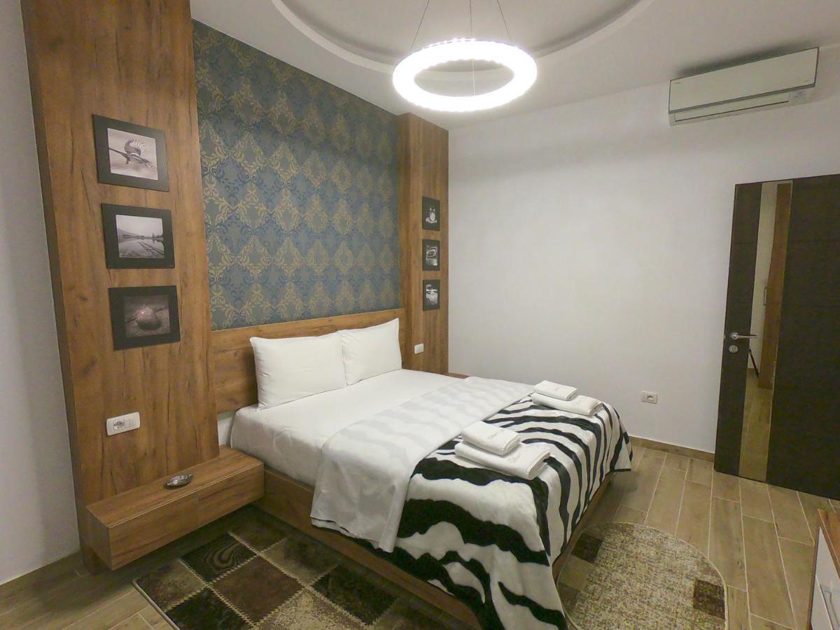 Hotel St.Pauli Shkodër エクステリア 写真